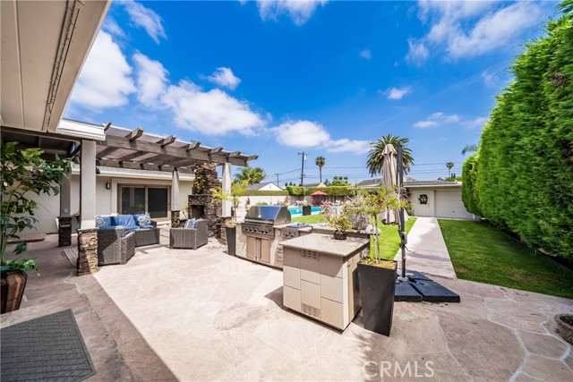 1031 E Andrews Drive, Long Beach CA: https://media.crmls.org/medias/20d74d26-6b05-4718-bf99-755bfd23035f.jpg