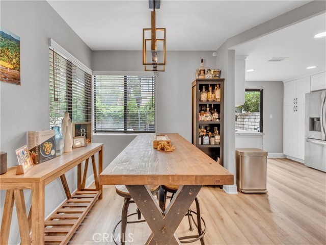 Detail Gallery Image 10 of 54 For 29729 Strawberry Hill Dr, Agoura Hills,  CA 91301 - 3 Beds | 3 Baths