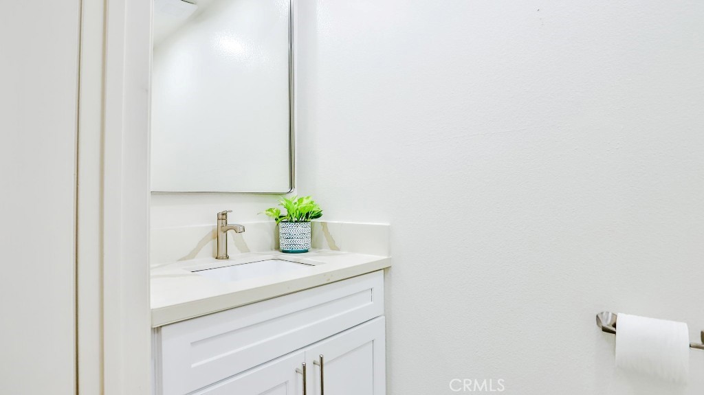 https://media.crmls.org/medias/20d80c08-8f80-4ed2-ac84-8fa73872b0ff.jpg?preset=X-Large