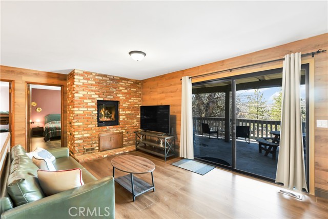 Detail Gallery Image 21 of 33 For 27814 North Bay, Lake Arrowhead,  CA 92352 - 4 Beds | 3/1 Baths