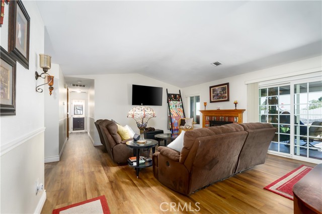 Detail Gallery Image 9 of 39 For 16800 Hidden Creek Dr, Victorville,  CA 92395 - 3 Beds | 2 Baths