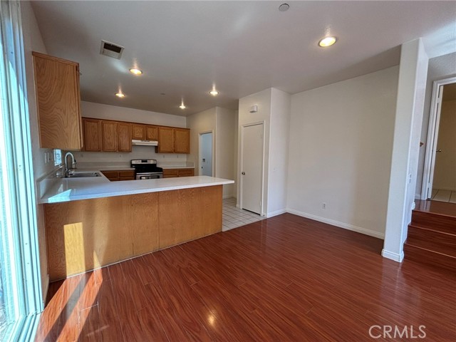 Detail Gallery Image 5 of 26 For 1890 Flint, Riverside,  CA 92501 - 3 Beds | 2/1 Baths