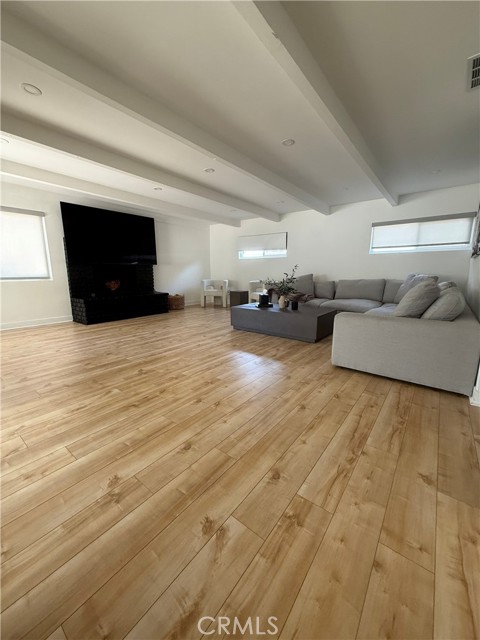 Detail Gallery Image 28 of 29 For 2640 N Buena Vista St, Burbank,  CA 91504 - 3 Beds | 2 Baths