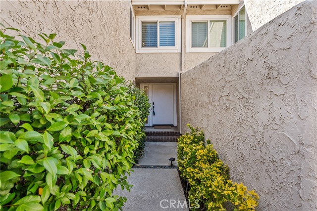 Detail Gallery Image 8 of 50 For 23121 Yvette Ln, Valencia,  CA 91355 - 3 Beds | 3 Baths