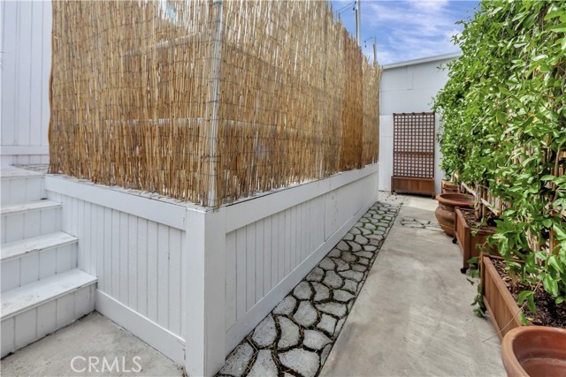 Detail Gallery Image 21 of 34 For 265 Mayflower, Newport Beach,  CA 92660 - 2 Beds | 2 Baths