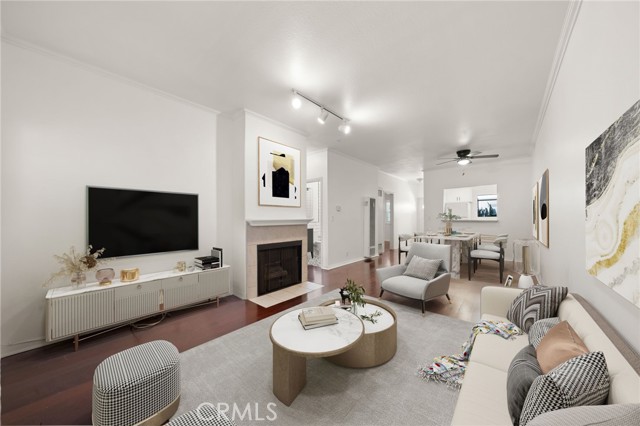 1145 Roswell Avenue, Long Beach CA: https://media.crmls.org/medias/20da8f94-0961-4bf2-9b76-900b7080e9be.jpg