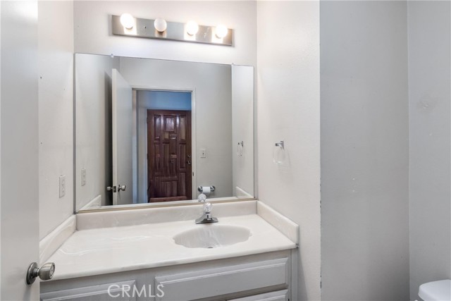 Detail Gallery Image 14 of 18 For 13203 Vanowen St #8,  North Hollywood,  CA 91605 - 2 Beds | 3 Baths