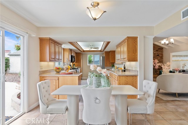 3340 Hillrose Dr, Rossmoor CA: https://media.crmls.org/medias/20dafa1d-f504-4a50-ba6f-e94110a2f2f8.jpg