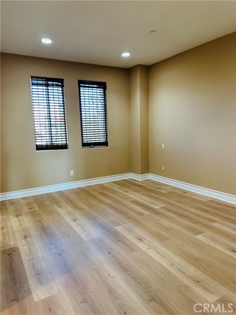 Detail Gallery Image 16 of 26 For 5555 Carpenter Ave #2,  Valley Village,  CA 91607 - 3 Beds | 2/1 Baths