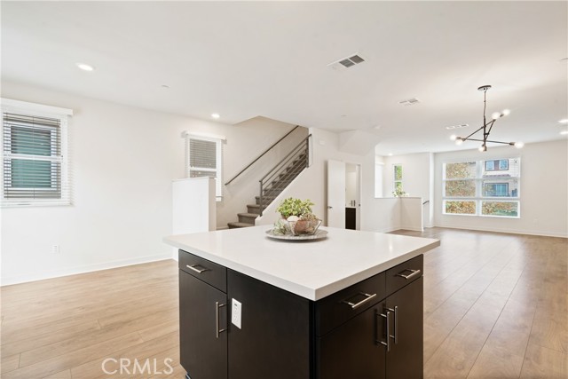 Detail Gallery Image 7 of 33 For 2700 E Chaucer #14,  Los Angeles,  CA 90065 - 4 Beds | 4 Baths