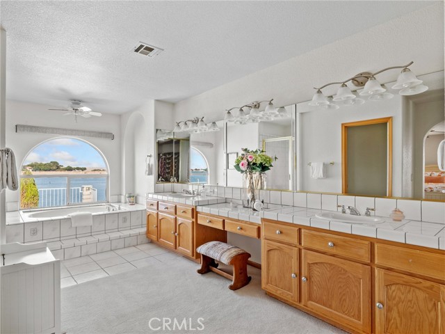 14526 Galleon Lane, Helendale CA: https://media.crmls.org/medias/20dc6557-4dab-4d23-a17f-9b0fd50cdd08.jpg