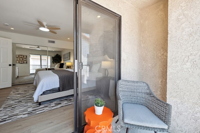 6101 Fulton Avenue, Van Nuys CA: https://media.crmls.org/medias/20dd9c56-640a-498e-b2a4-e8e5f3ece52f.jpg