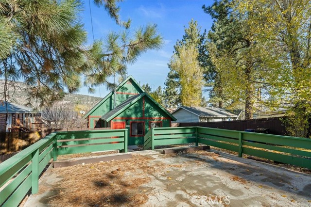 Detail Gallery Image 2 of 28 For 1025 E Country Club, Big Bear City,  CA 92314 - 3 Beds | 2 Baths