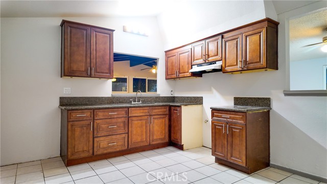 Detail Gallery Image 8 of 38 For 405 S Clara, Santa Ana,  CA 92703 - 3 Beds | 2 Baths