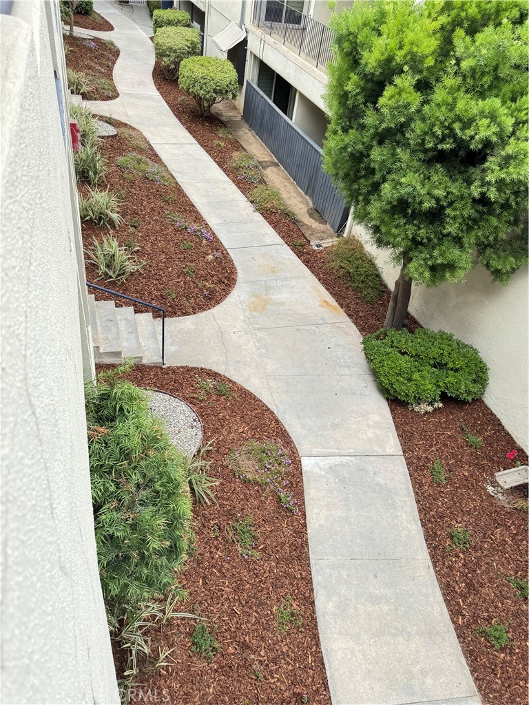 https://media.crmls.org/medias/20dec2a9-cc85-426f-9d6b-dbf4e90176ac.jpg?preset=X-Large
