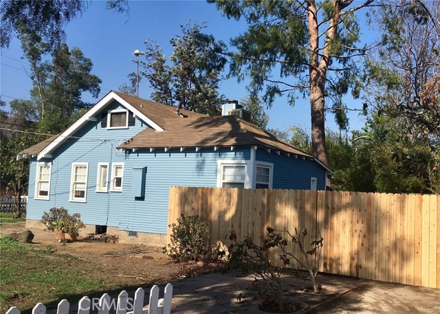 11958 Sarah Street, Valley Village CA: https://media.crmls.org/medias/20df64d0-39fb-41dc-840d-4498009ef5d2.jpg