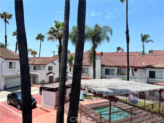 264 E Beverly Boulevard, Montebello CA: https://media.crmls.org/medias/20e0203d-fa06-4371-b190-4d5d3cd36e80.jpg
