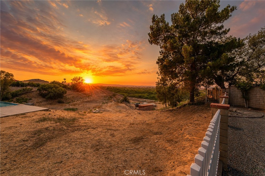 https://media.crmls.org/medias/20e0ad07-6023-46bf-8354-6ca085cc19a1.jpg?preset=X-Large