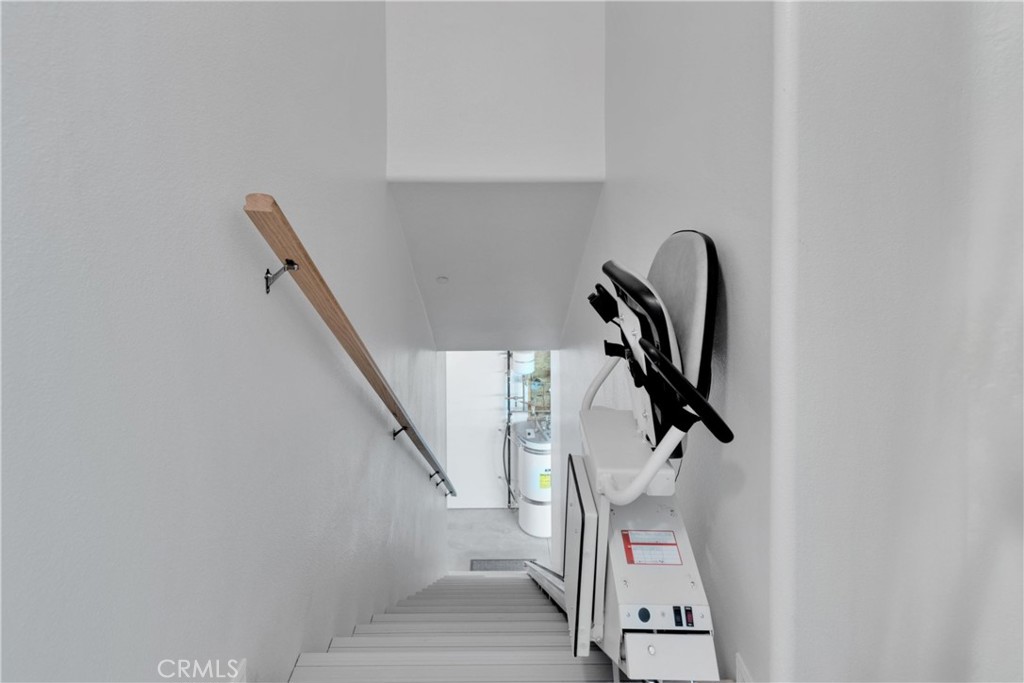 https://media.crmls.org/medias/20e1174c-16af-440e-b8e4-03029b40808d.jpg?preset=X-Large