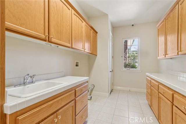 Image 38 of 62 For 16860 Rayen Street