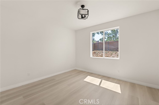 5979 Copperfield Avenue, Riverside CA: https://media.crmls.org/medias/20e2f2b9-be98-484b-93c0-9b421817b806.jpg