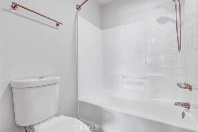 517 Orilla Walk, Oxnard CA: https://media.crmls.org/medias/20e40d5e-d3e1-4d17-8d3b-40c2c218942b.jpg
