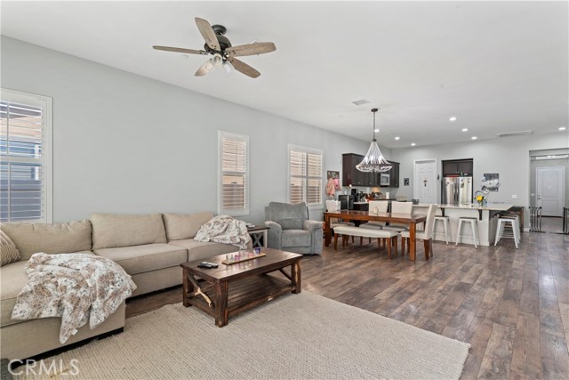 1544 Big Horn, Beaumont CA: https://media.crmls.org/medias/20e50d9d-b846-42c2-a972-7299b729b3aa.jpg