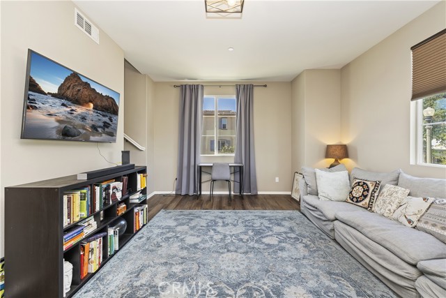 384 Ruby Red Lane, Upland CA: https://media.crmls.org/medias/20e542a2-3a04-42cb-9afd-4f518d774eb3.jpg