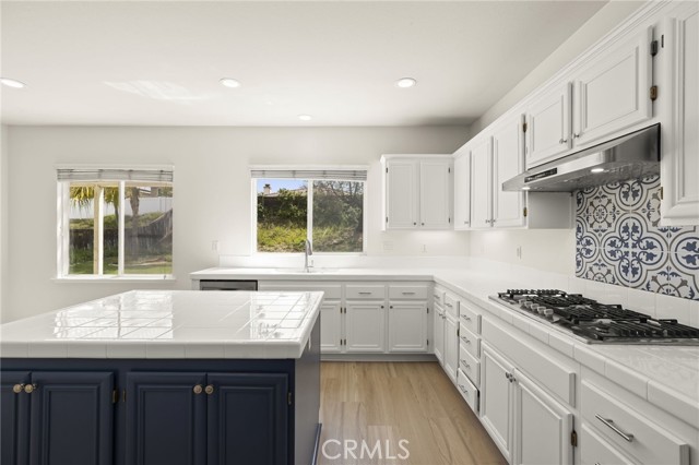 Kitchen backsplash