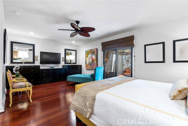 130 N Swall Drive, Beverly Hills CA: https://media.crmls.org/medias/20e59208-4256-49fa-85f4-31753ae02b56.jpg