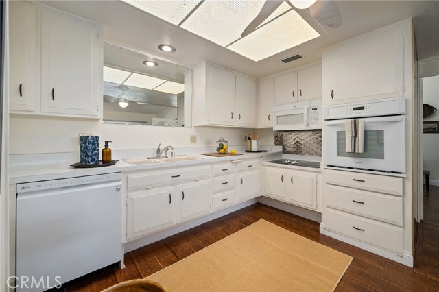 Detail Gallery Image 7 of 19 For 1761 Sunningdale Rd 50c,  Seal Beach,  CA 90740 - 2 Beds | 1 Baths