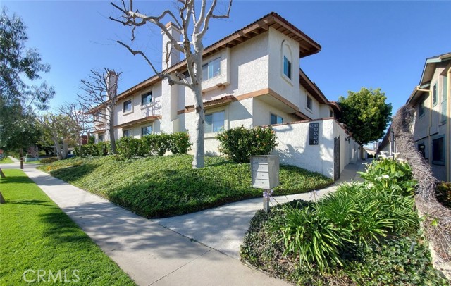 Detail Gallery Image 1 of 1 For 4241 Howard Ave #12,  Los Alamitos,  CA 90720 - 3 Beds | 2/1 Baths