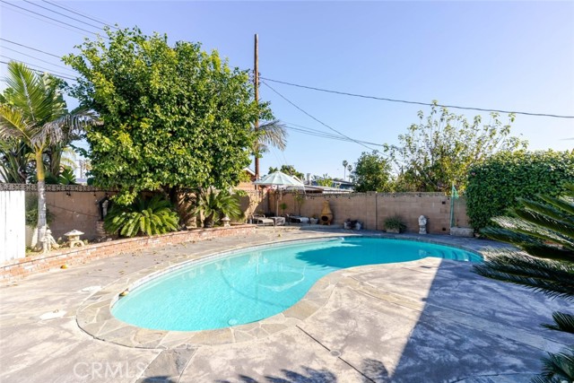 Detail Gallery Image 22 of 28 For 19833 Blythe St, Winnetka,  CA 91306 - 3 Beds | 2 Baths