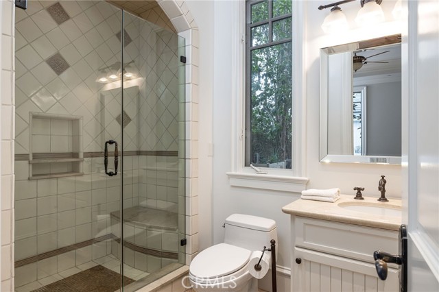 Image 33 of 71 For 11262 Skyline