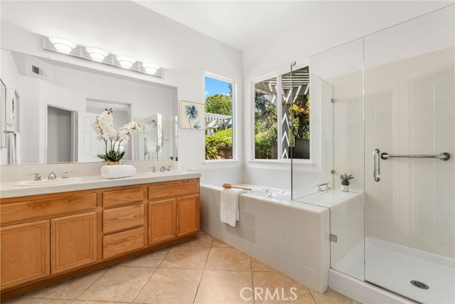 21524 Marana, Mission Viejo CA: https://media.crmls.org/medias/20e7d87b-fb76-4d1f-b612-ecaf97f95e37.jpg