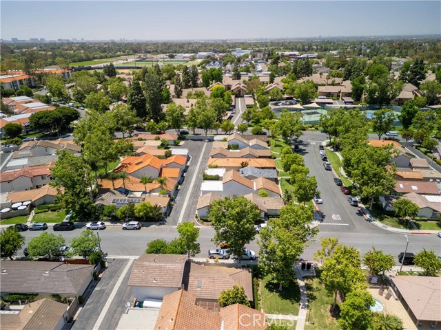 10 Windrow, Irvine CA: https://media.crmls.org/medias/20e96f97-a0cf-48be-862b-ae98cddd96b3.jpg