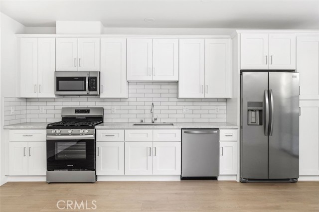 Detail Gallery Image 4 of 11 For 5061 Cartwright, North Hollywood,  CA 91601 - 3 Beds | 2 Baths