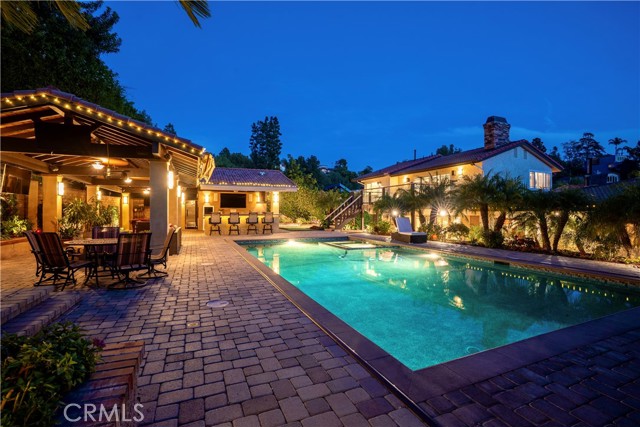 Detail Gallery Image 3 of 57 For 19151 Fowler, Santa Ana,  CA 92705 - 5 Beds | 4 Baths