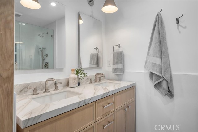 555 Esplanade, Redondo Beach CA: https://media.crmls.org/medias/20ead876-7da1-4527-ad0d-96e75100a3fd.jpg