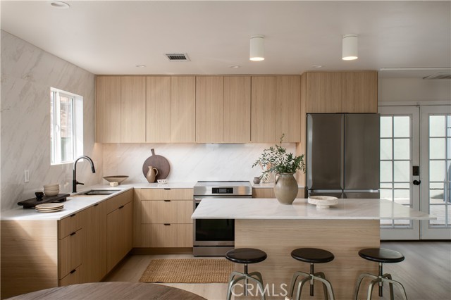 Detail Gallery Image 3 of 32 For 4205 Blanchard St, Los Angeles,  CA 90063 - 5 Beds | 3 Baths