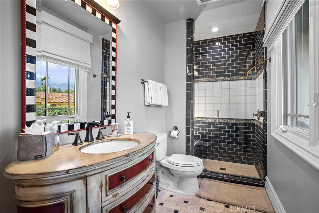 MLS #OC25186135 img 22