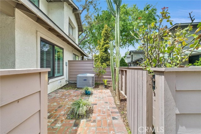 Detail Gallery Image 5 of 56 For 1353 N Mako Ln #41,  Anaheim,  CA 92801 - 2 Beds | 2 Baths