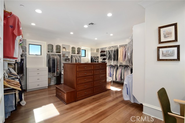 Detail Gallery Image 41 of 73 For 18933 La Montana Pl, Tarzana,  CA 91356 - 7 Beds | 6/1 Baths