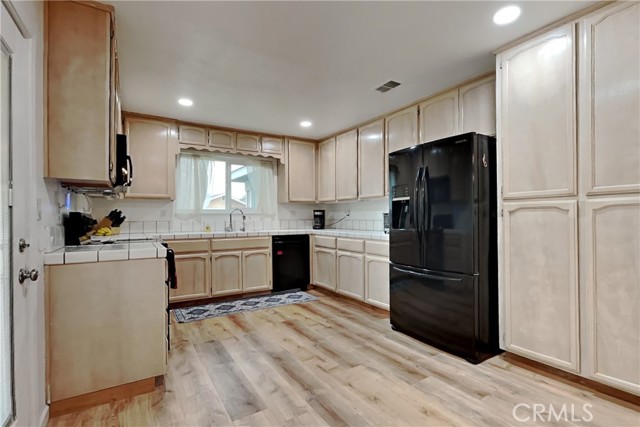 Detail Gallery Image 12 of 75 For 1947 Shadow Park Dr., Turlock,  CA 95380 - 3 Beds | 2 Baths