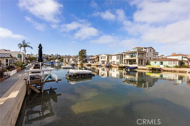 Detail Gallery Image 35 of 35 For 305 Grand Canal #3,  Newport Beach,  CA 92662 - 4 Beds | 3 Baths