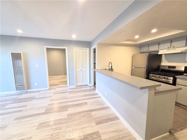 Detail Gallery Image 8 of 26 For 327 Chestnut, Long Beach,  CA 90802 - 2 Beds | 2 Baths