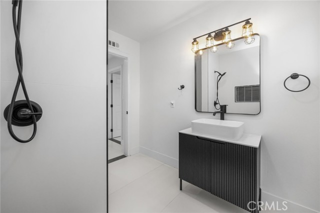 Detail Gallery Image 22 of 46 For 230 S Camellia, Anaheim,  CA 92804 - 4 Beds | 2 Baths