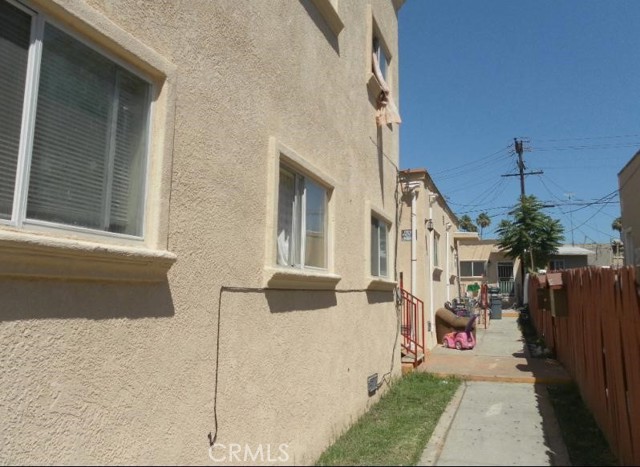 1640 Locust Avenue, Long Beach CA: https://media.crmls.org/medias/20eed9a3-2967-4833-9aa6-249995d4d7a4.jpg