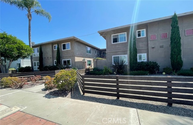 Detail Gallery Image 1 of 9 For 277 E 16th Pl #7,  Costa Mesa,  CA 92627 - 3 Beds | 2 Baths