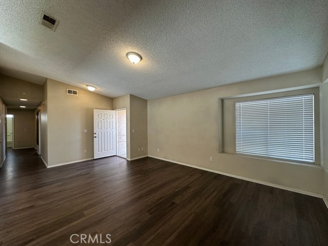 Detail Gallery Image 4 of 30 For 25057 Jutland Dr, Hemet,  CA 92544 - 3 Beds | 2 Baths